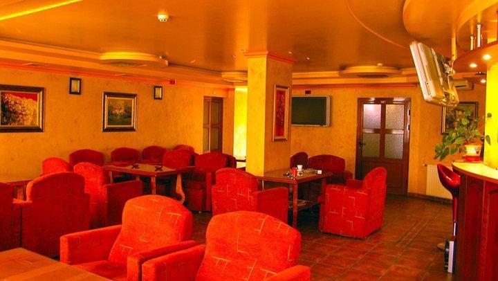 Family Hotel Silvestar ヴェリコ・タルノヴォ エクステリア 写真
